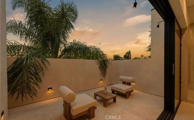 15450 Huston, Sherman Oaks, CA 91403