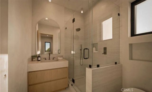 15450 Huston, Sherman Oaks, CA 91403
