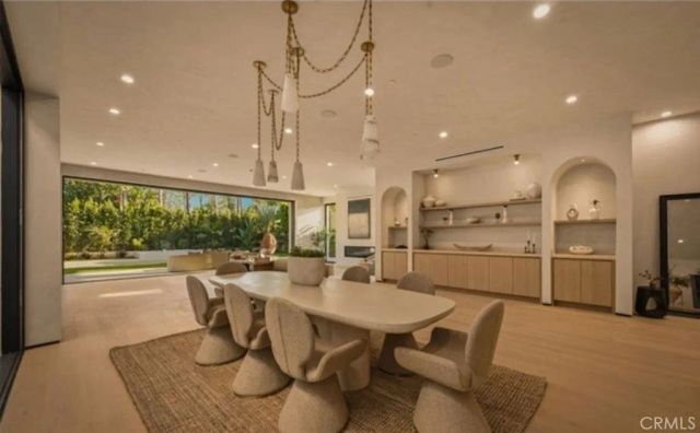 15450 Huston, Sherman Oaks, CA 91403