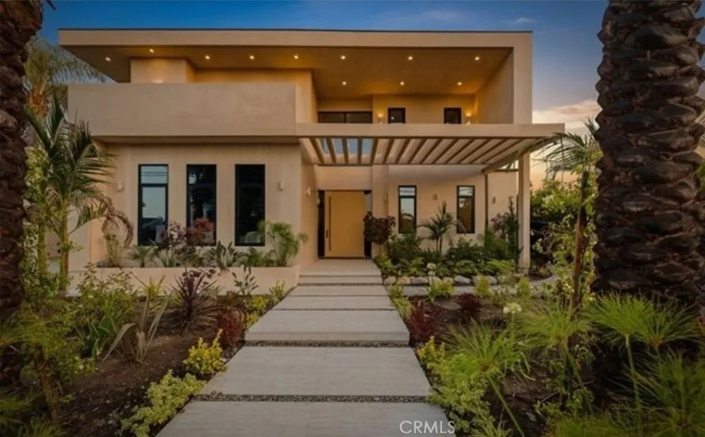 15450 Huston, Sherman Oaks, CA 91403