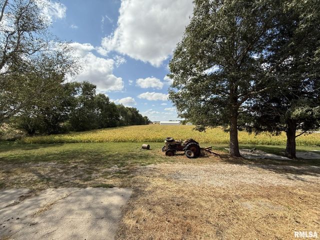 360 W BROADWAY Street, Roseville, IL 61473