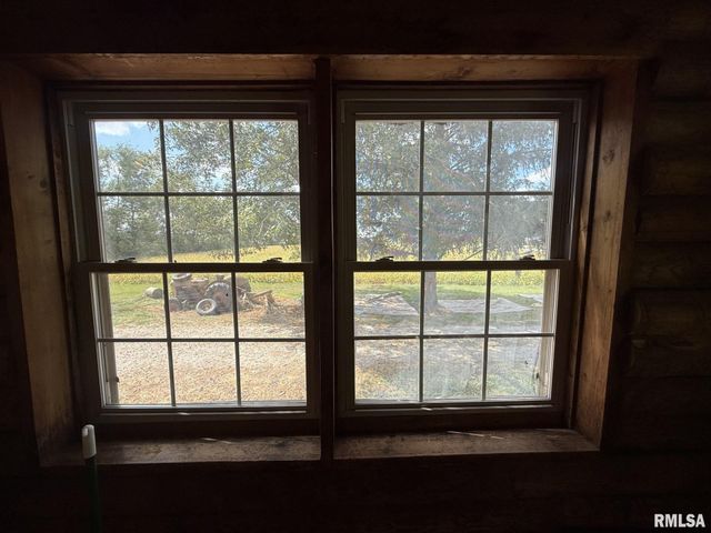 360 W BROADWAY Street, Roseville, IL 61473