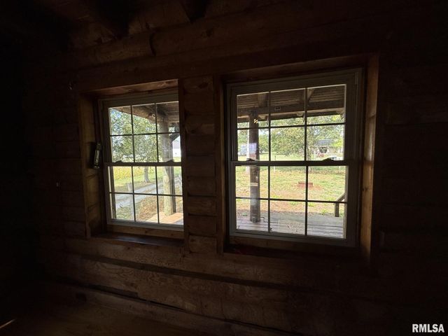 360 W BROADWAY Street, Roseville, IL 61473