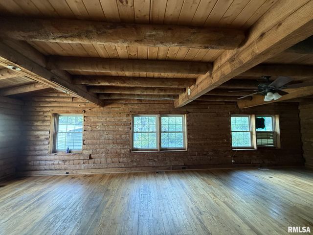 360 W BROADWAY Street, Roseville, IL 61473