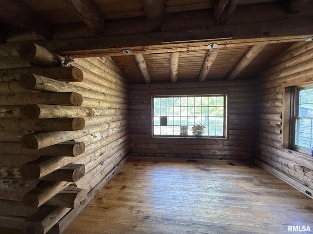 360 W BROADWAY Street, Roseville, IL 61473