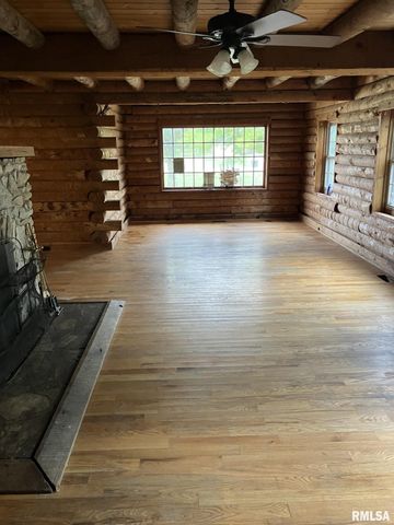 360 W BROADWAY Street, Roseville, IL 61473