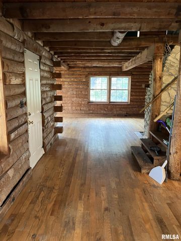 360 W BROADWAY Street, Roseville, IL 61473