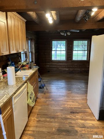 360 W BROADWAY Street, Roseville, IL 61473