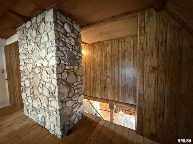 360 W BROADWAY Street, Roseville, IL 61473