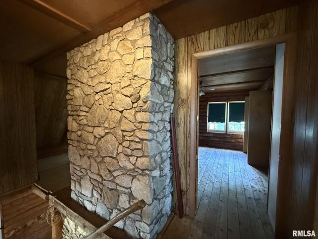 360 W BROADWAY Street, Roseville, IL 61473