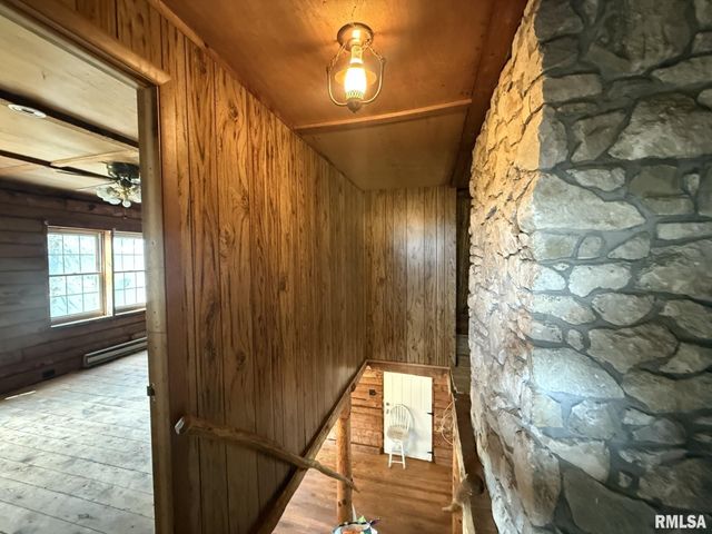 360 W BROADWAY Street, Roseville, IL 61473