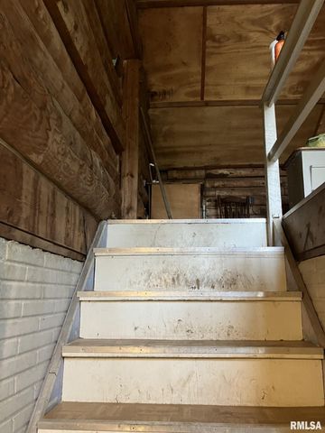 360 W BROADWAY Street, Roseville, IL 61473