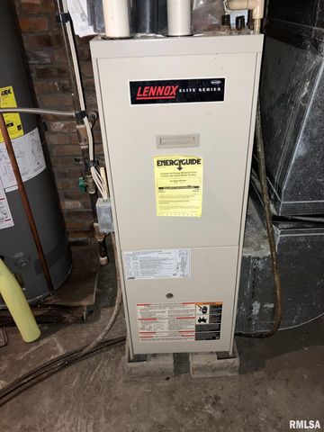 360 W BROADWAY Street, Roseville, IL 61473