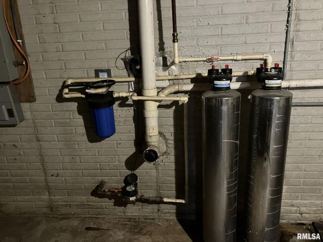 360 W BROADWAY Street, Roseville, IL 61473