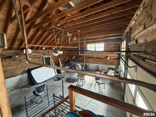 360 W BROADWAY Street, Roseville, IL 61473