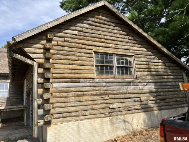 360 W BROADWAY Street, Roseville, IL 61473