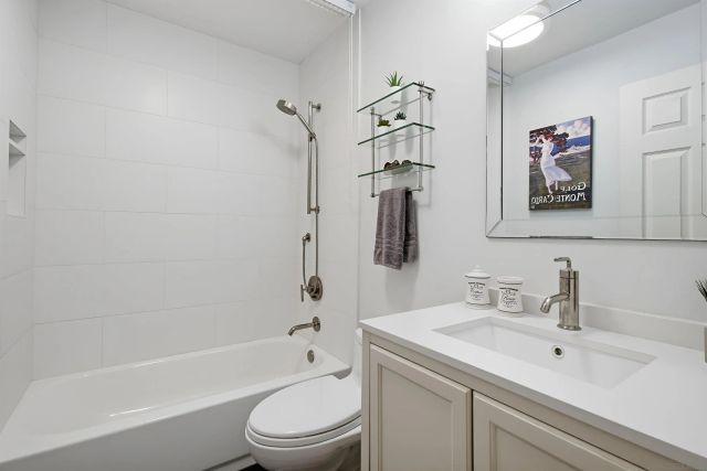 12085 Eastglen St, San Diego, CA 92131