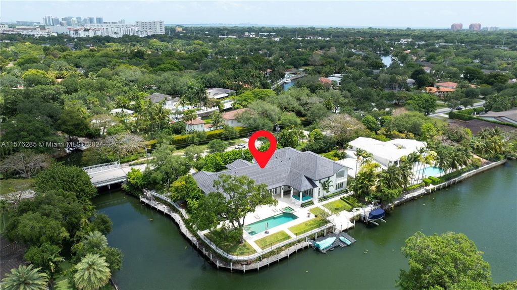 Image 1 of property listing at 4600 Granada Blvd, Coral Gables, FL 33146