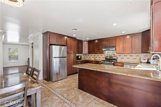 228 S San Marino Avenue B, San Gabriel, CA 91776