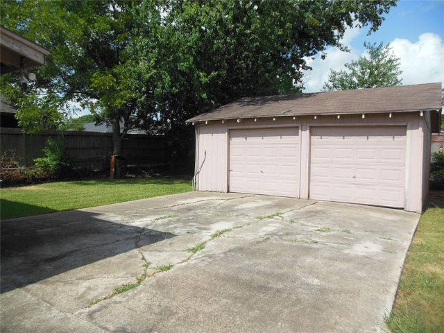 8110 Livingston, Houston, TX 77051