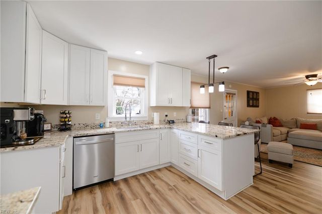 49 Wendfield CIR, Newport News, VA 23601