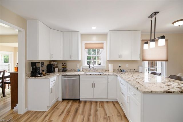 49 Wendfield CIR, Newport News, VA 23601