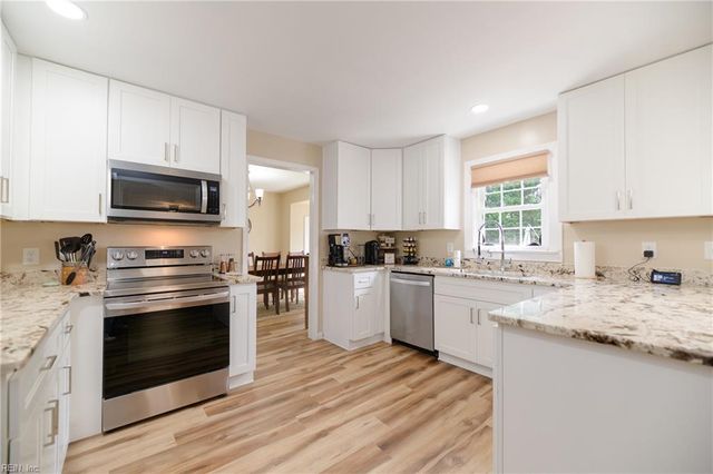 49 Wendfield CIR, Newport News, VA 23601