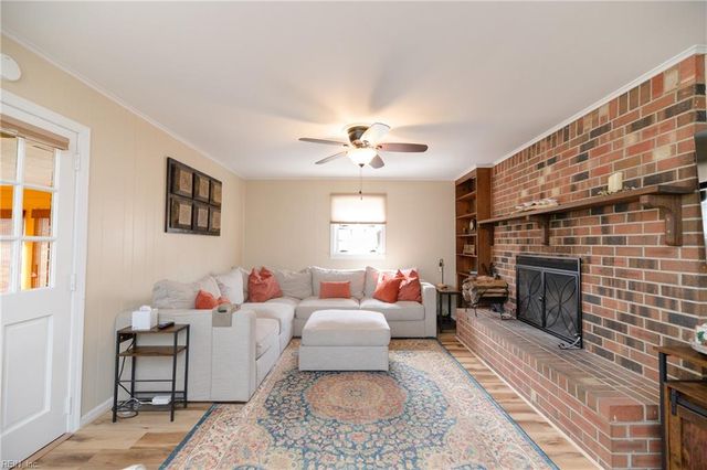 49 Wendfield CIR, Newport News, VA 23601