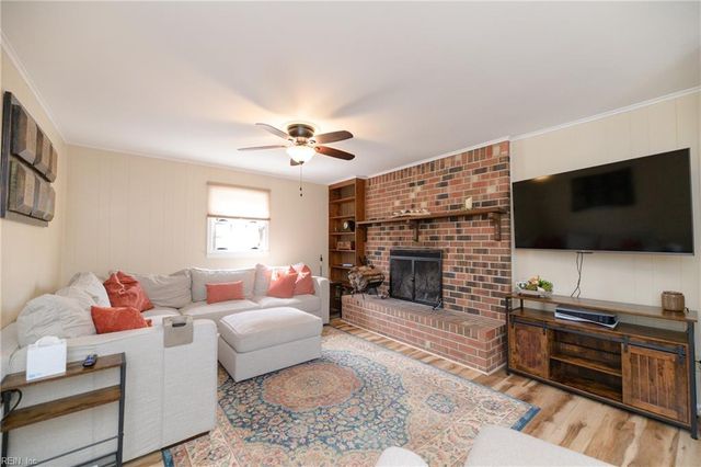 49 Wendfield CIR, Newport News, VA 23601