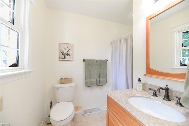 49 Wendfield CIR, Newport News, VA 23601