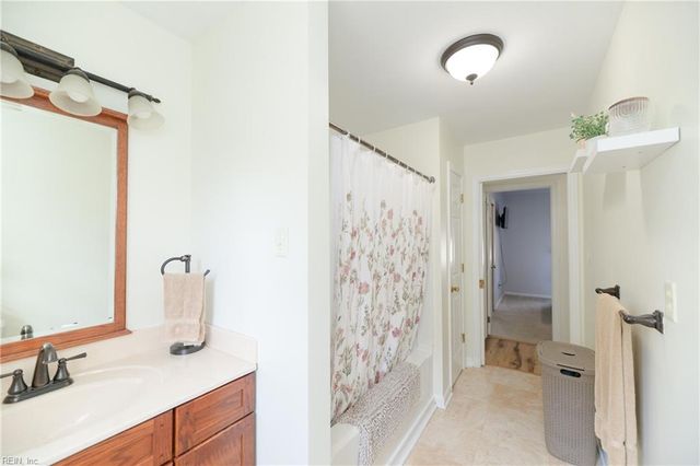 49 Wendfield CIR, Newport News, VA 23601