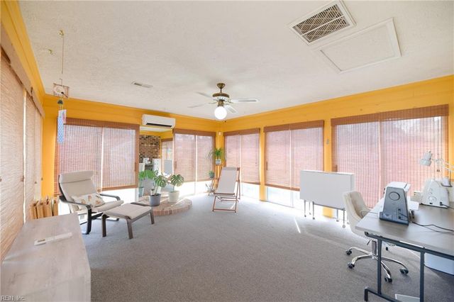 49 Wendfield CIR, Newport News, VA 23601