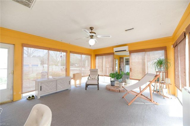 49 Wendfield CIR, Newport News, VA 23601