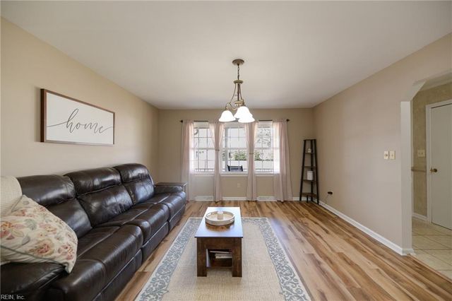 49 Wendfield CIR, Newport News, VA 23601