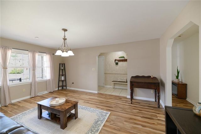 49 Wendfield CIR, Newport News, VA 23601