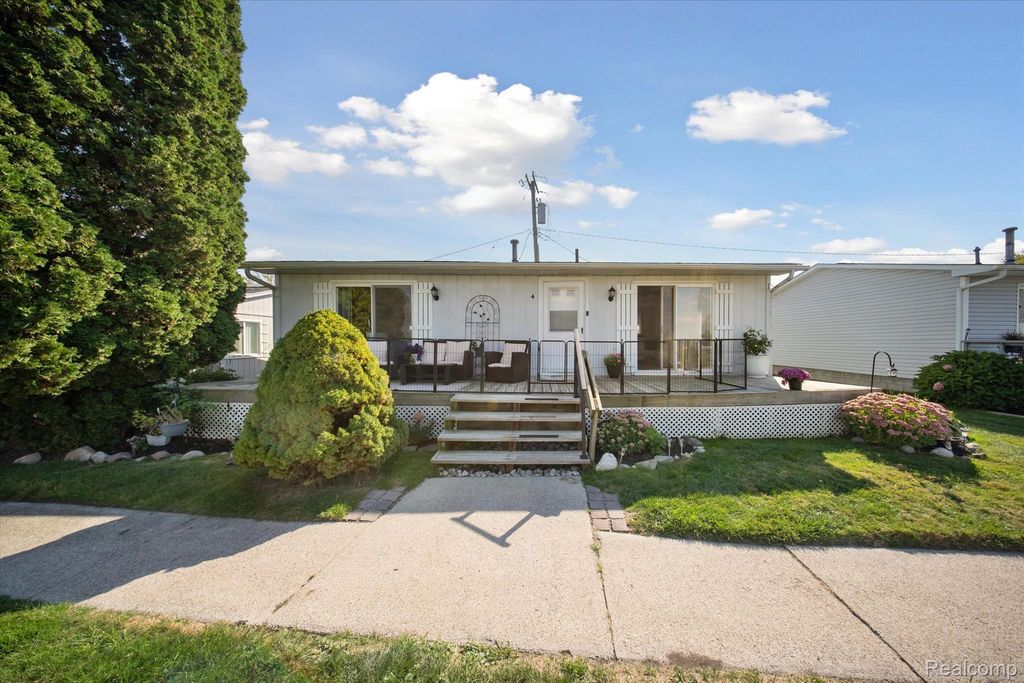 9287 River Road 4, Clay Township, MI 48001