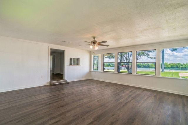 3500 New York Avenue, Fort Worth, TX 76110