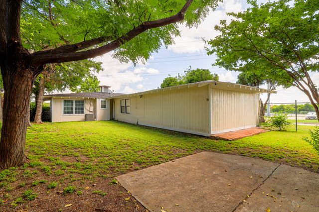 3500 New York Avenue, Fort Worth, TX 76110