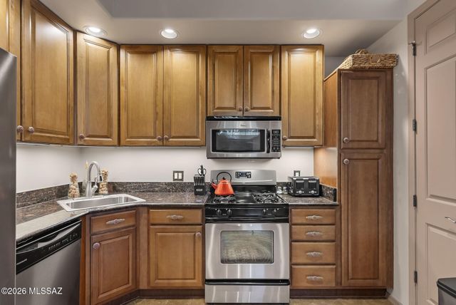 901 Lombard Way, Tubac, AZ 85646