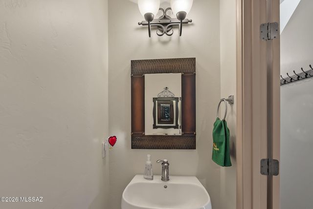 901 Lombard Way, Tubac, AZ 85646