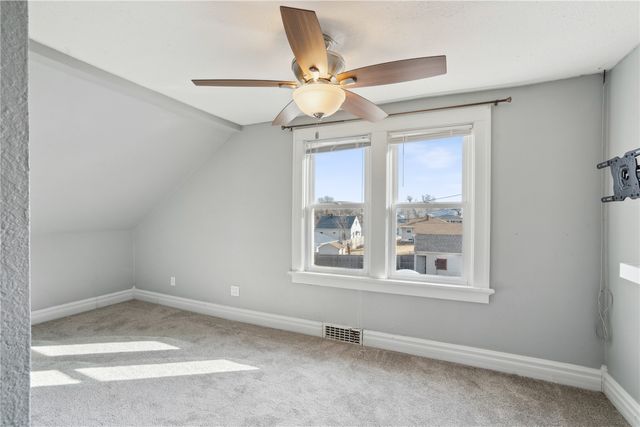 2021 Hamilton Street SW, Cedar Rapids, IA 52404