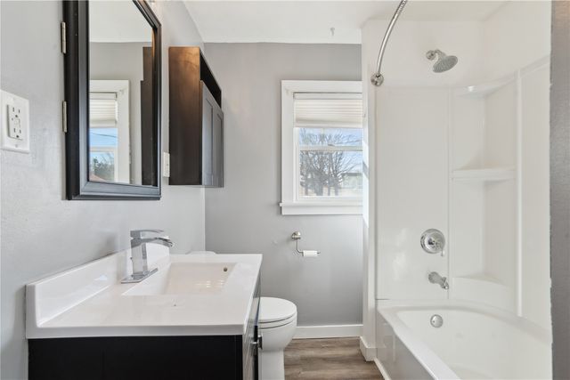 2021 Hamilton Street SW, Cedar Rapids, IA 52404