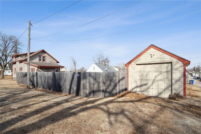 2021 Hamilton Street SW, Cedar Rapids, IA 52404