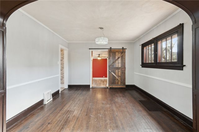 2021 Hamilton Street SW, Cedar Rapids, IA 52404