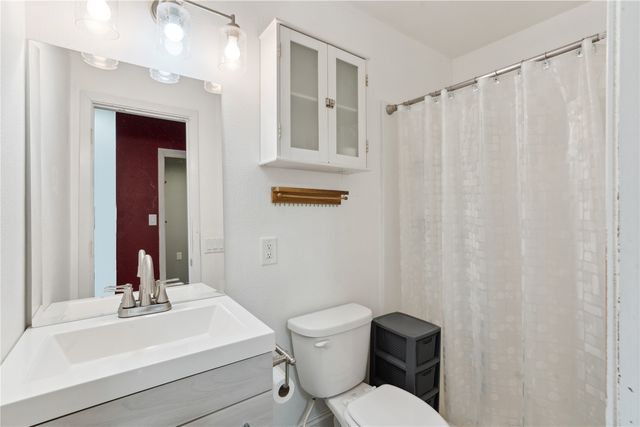 2021 Hamilton Street SW, Cedar Rapids, IA 52404