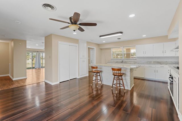 10645 Oak Brook Drive, Houston, TX 77013