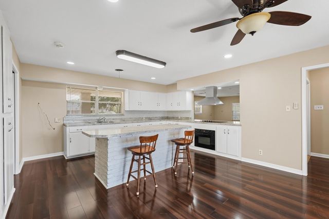 10645 Oak Brook Drive, Houston, TX 77013