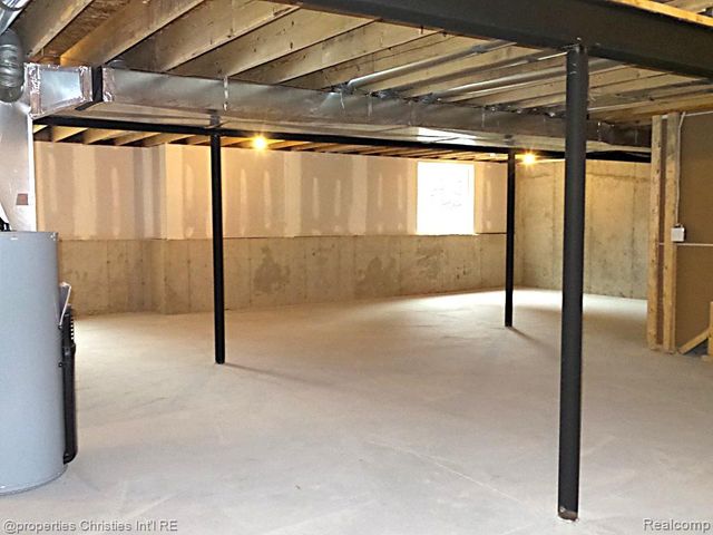 826 Nelsons Ridge Drive 21, Howell, MI 48843