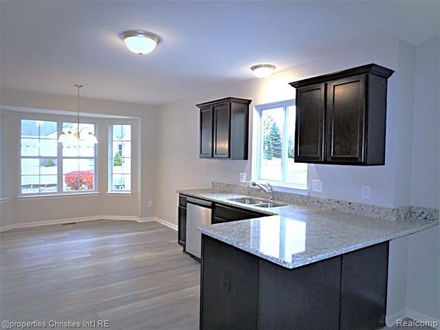 826 Nelsons Ridge Drive 21, Howell, MI 48843