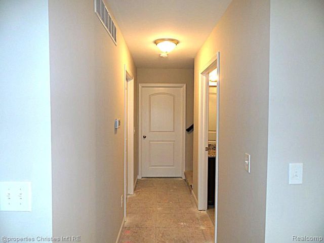 826 Nelsons Ridge Drive 21, Howell, MI 48843